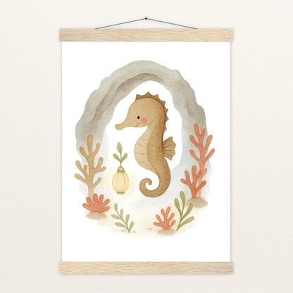 Suri das Seepferdchen - Motiv: "Höhle" Poster mit Leisten von tinylearner