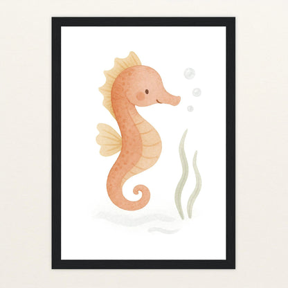 Suri das Seepferdchen Poster mit Holzrahmen von tinylearner
