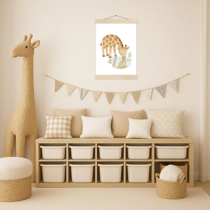 Greta die Giraffe - Motiv: "Trinken" Poster mit Leisten von tinylearner