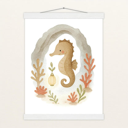 Suri das Seepferdchen - Motiv: "Höhle" Poster mit Leisten von tinylearner