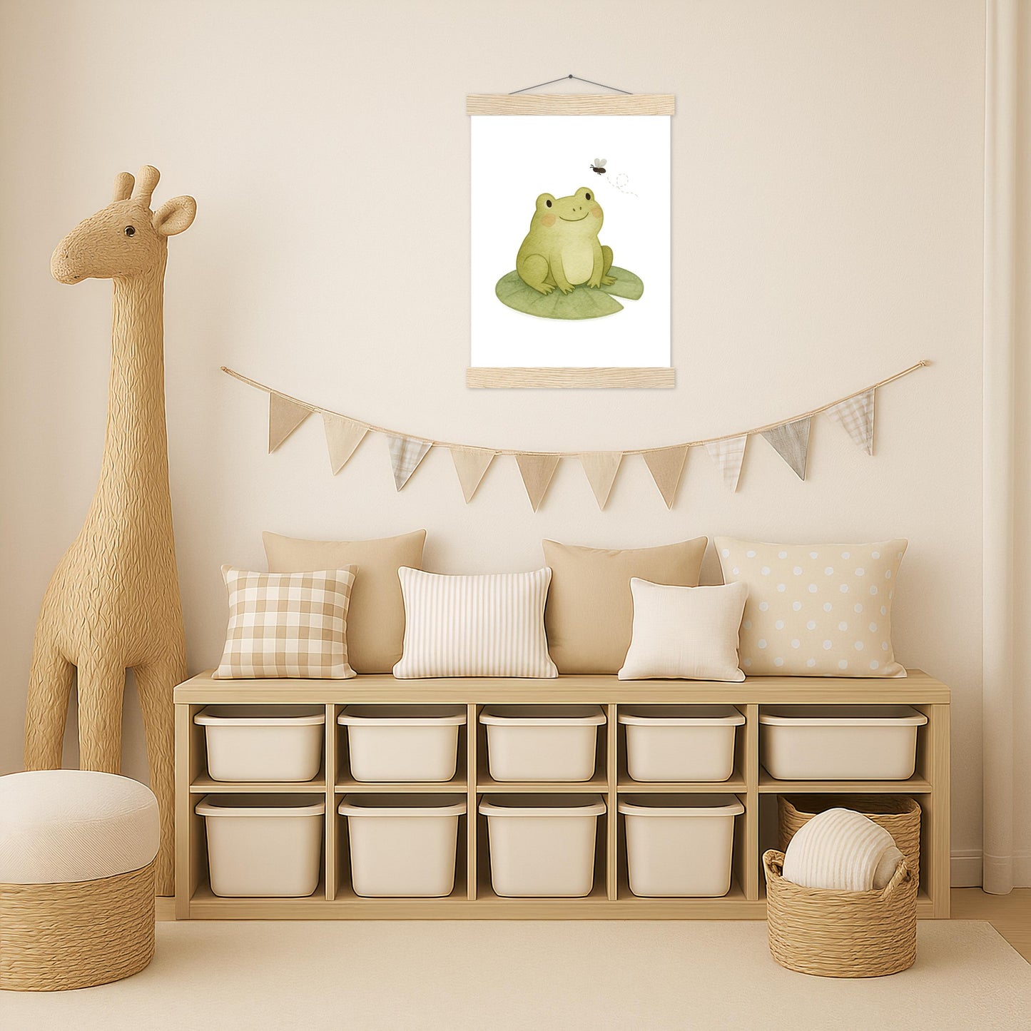 Flocke der Frosch - Motiv: "Fliege" Poster mit Leisten von tinylearner