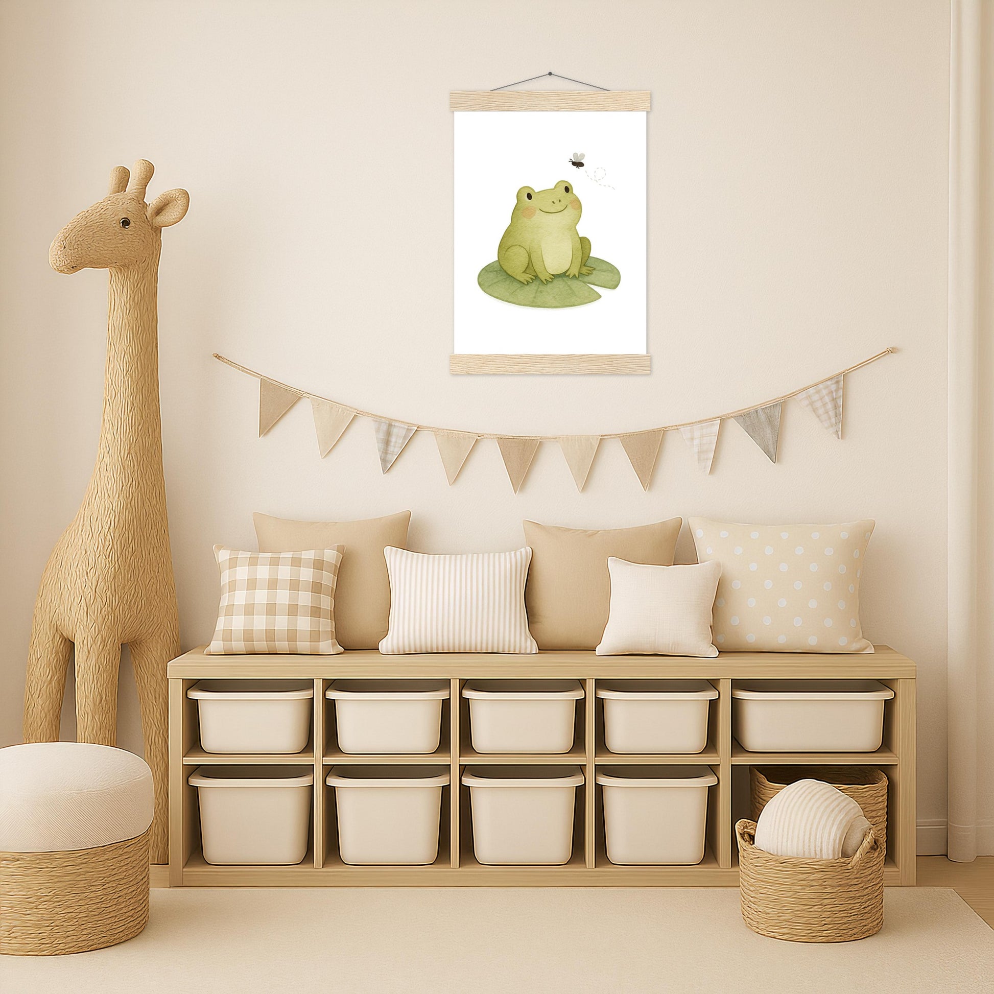 Flocke der Frosch - Motiv: "Fliege" Poster mit Leisten von tinylearner