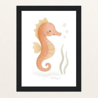 Suri das Seepferdchen Poster mit Holzrahmen von tinylearner