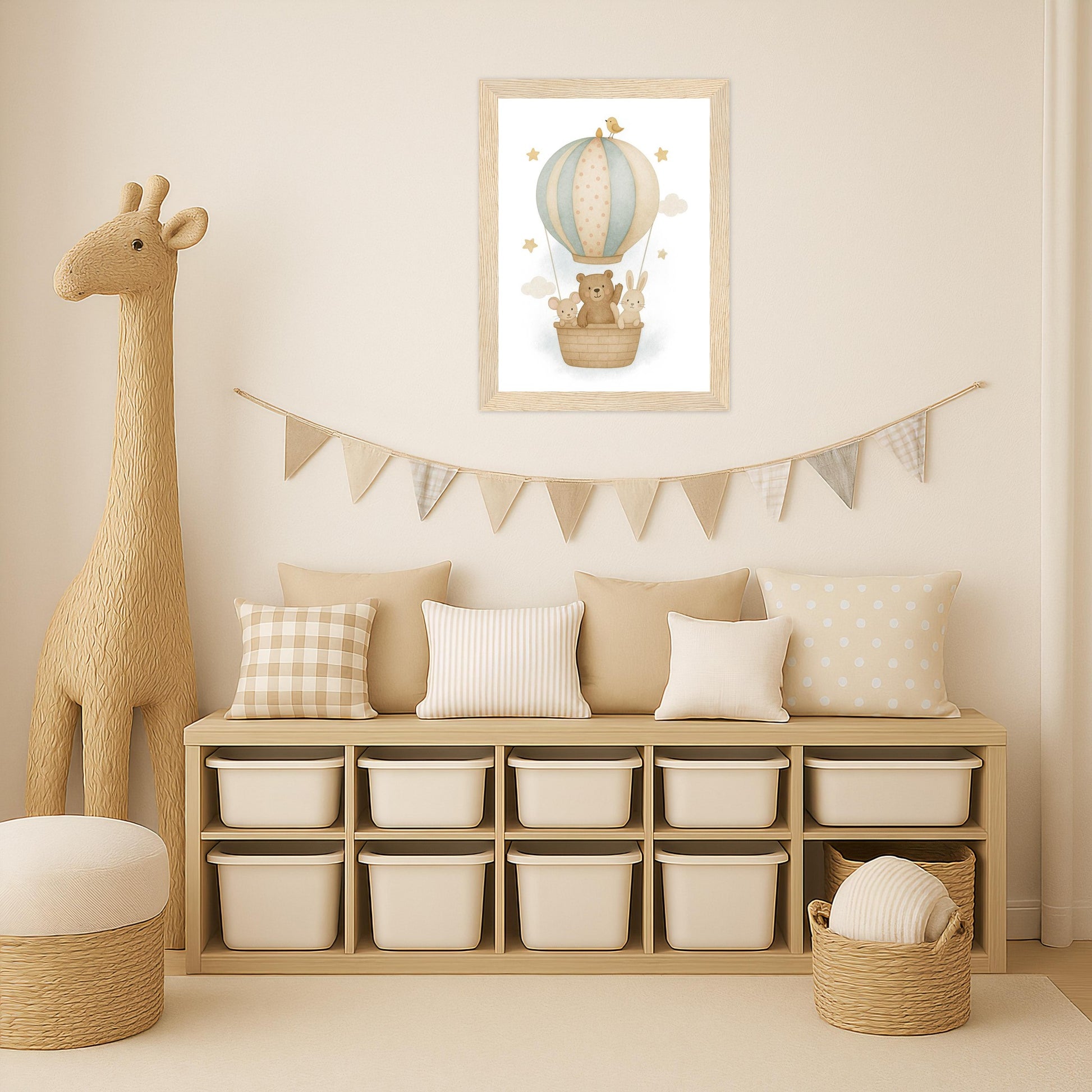 Tierfreunde - Motiv: "Heißluftballon" Poster mit Holzrahmen von tinylearner