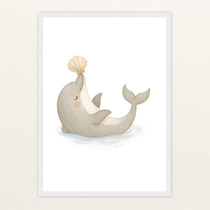 Dora der Delfin - Motiv: "Muschel" Poster mit Holzrahmen von tinylearner
