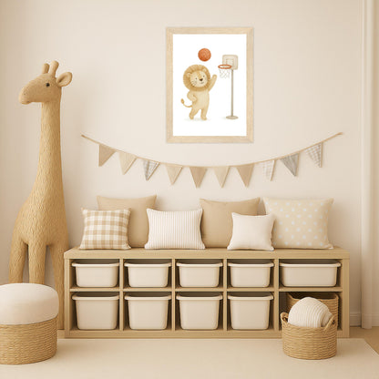 Leo der Löwe - Motiv: "Basketball" Poster mit Holzrahmen von tinylearner