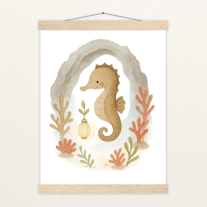 Suri das Seepferdchen - Motiv: "Höhle" Poster mit Leisten von tinylearner