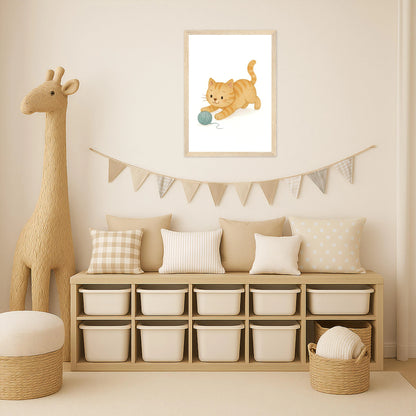 Kira die Katze - Motiv: "Wolle" Poster mit Holzrahmen von tinylearner